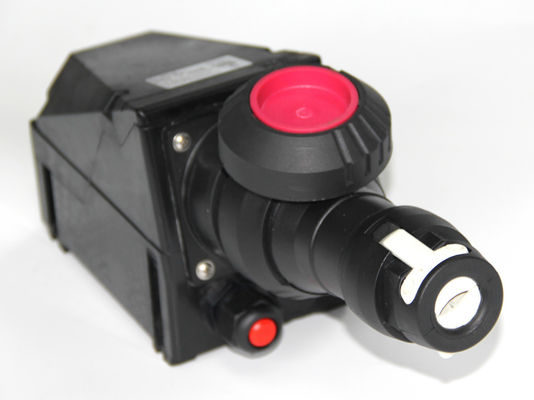 Fiche et prise antidéflagrantes 16A pour environnements dangereux avec boîtier en PRV et extérieur en acier inoxydable