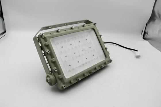 GYD7204 100-240VAC 50-60HZ 250W éclairage LED à l'épreuve des explosions 135lm/W 5700K 5 ans de garantie