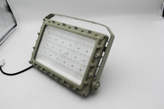 Projecteur LED antidéflagrant avec une durée de vie de 50 000 heures, en aluminium de qualité marine, certifié ATEX, IECEx, RoHS, CNEX, ISO9001, conçu pour les environnements difficiles