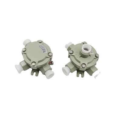 Tuyau de sécurité pour atmosphères explosives, environnements poussiéreux et gazeux, adapté aux applications Division 1, 2 et 21, 22, offrant des solutions de sécurité.