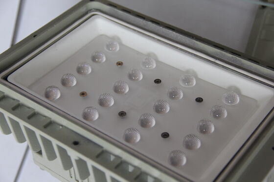 Appareil d'éclairage à LED pour les zones dangereuses, IP66, 140lm/W, garantie de 5 ans