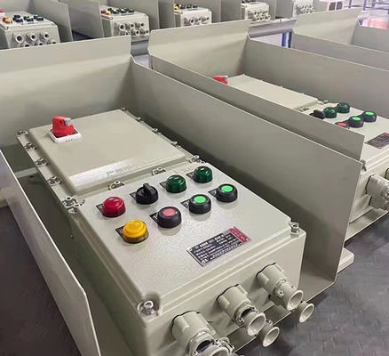 Panneau de commande à résistance à l'explosion ATEX Anti UV 225A WF2 complètement scellé pour le site minier des champs pétrolifères du désert