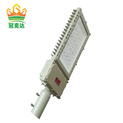 Éclairage solaire à l'extérieur résistant à l'explosion Ip66 100w 200w LED Efficacité de la lumière d'inondation 130lm/w Avec une garantie de cinq ans