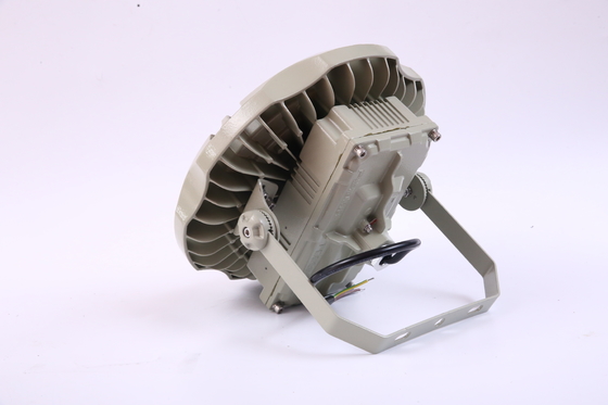 Le moteur est équipé d'une lampe à l'épreuve d'explosion de 3000K - 5700K avec une puce CREE et une longue durée de vie de 50000 heures.