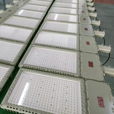 120\u00b0 Lumière à tubes LED IP66 en alliage d'aluminium avec une durée de vie de 50000 heures pour les zones dangereuses