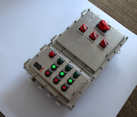 Panneau de protection contre les explosions IP65 Boîte avec revêtement en poudre Finition aluminium ≤225A panneaux résistants aux explosions