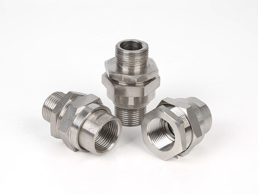 Résistant à l'eau IP68 Connecteur à l'épreuve de l'explosion Glandes de câble M20 * 1.5 SS304 Spirale métallique en acier inoxydable blindé scellé