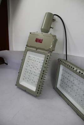 100W 130lm/W Explosion Proof Flood Lights extérieur imperméable à l'eau haute rigidité