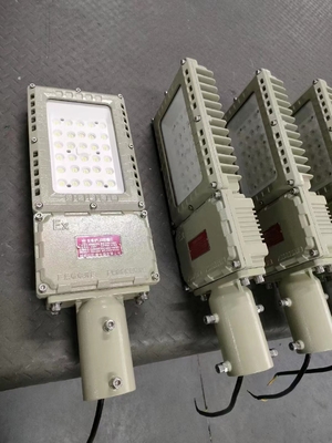 100~277v 130lm/W 200w éclairage à haute résistance à l'explosion