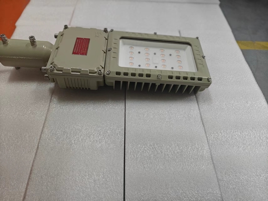 Lumière à LED étanche à gaz 100w-200w pour la pétrochimie/pétrole/gaz/mine
