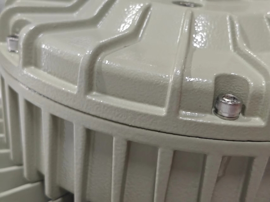IP66 résistant à l'explosion luminaire de baie haute coulée en alliage d'aluminium en alliage d'aluminium en 100w ou 200w Options