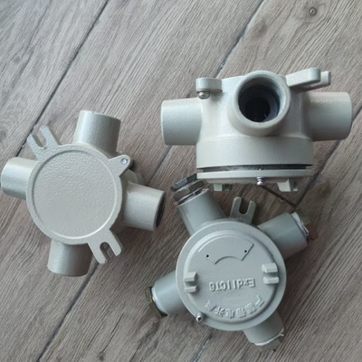 Pulvérisation électrostatique 4" 1" boîte de jonction anti-explosion ronde ATEX IECEx Classe I Div 1 II B II C IP66 Conçue pour les endroits dangereux pour les gaz pétroliers