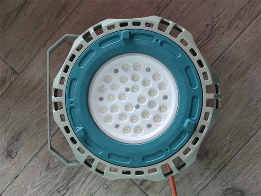 ATEX Highbay Explosion Proof Led Light 180lm/w 50/100/200/250W 90-290V pour les produits chimiques des champs pétrolifères