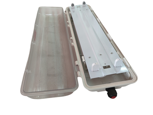 Lampes à haute résistance à l'explosion IP66 Lumière LED linéaire Lampes ignifuges WF2 pour zones dangereuses 100lm/w