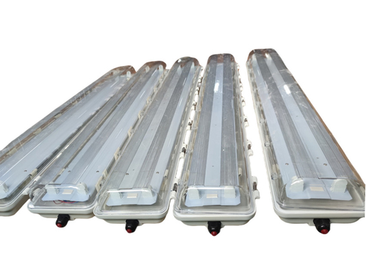 Lumière LED linéaire résistante à la corrosion résistante à l'explosion pour les champs pétrolifères, les aéroports, les industries chimiques Div1