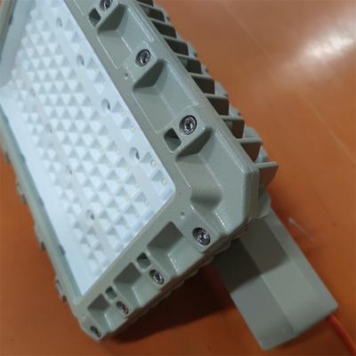 Efficacité 150lm/w Localisation dangereuse projecteur à LED atex pour environnements dangereux