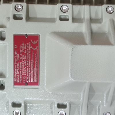 Ex d ATEX LED Lumière carré résistante aux explosions 4000K Dimmable 90-295V pour l'éclairage industriel EPC avec protection IP66 OEM disponible 50-250watt