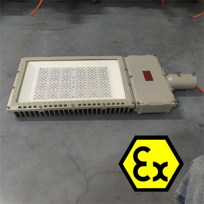 ATEX 220V 380V éclairage à l'épreuve des explosions LED de qualité marine en aluminium IP66 WF2 pour l'industrie pétrolière et gazière