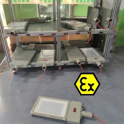 Éclairage LED pour les stations-service pétrochimiques dans les mines de la zone 1 et de la zone 2 Ex Db Eb IIC T6 Gb Ex Tb IIIC T80°C Db IP66