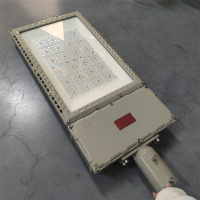 Projecteur LED extérieur antidéflagrant IP66 certifié ATEX IECEx CNEX Idéal pour les plateformes offshore, les raffineries et les sites dangereux