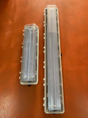 2*18w/2*36w Lumière fluorescente résistante à l'explosion entièrement en plastique pour applications industrielles