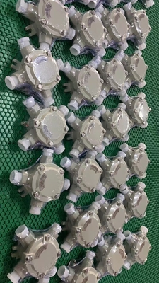 Ex Marque Ex Db IIC T6 Gb/ Ex Tb IIIC T80°C Db Boîtier de connecteur ignifuge avec alliage d'aluminium résistant à la chaleur