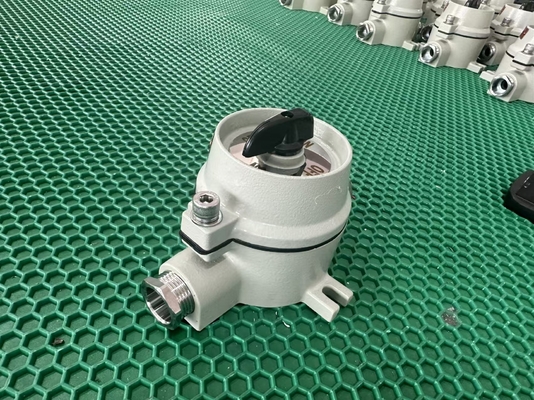 Aluminium de qualité marine 2. Bouton résistant aux explosions avec 2 poteaux inclus