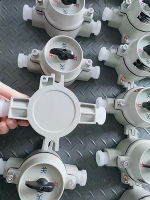 Boutons industriels résistants aux explosions avec protection contre le courant 10A et IP66 pour les environnements exigeants