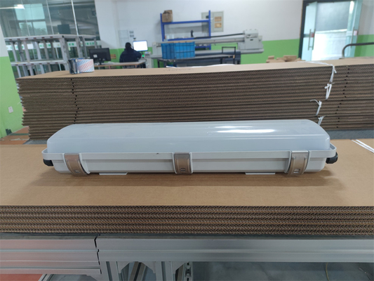 Économie d'énergie durable ATEX & IECEx Certifié Lumière fluorescente ignifuge Lumière linéaire industrielle pour les environnements de gaz et de poussière explosifs
