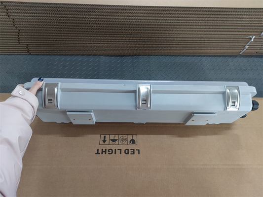 2*18w/2*36w Lumière fluorescente résistante aux explosions IP66 WF2 Niveau de protection