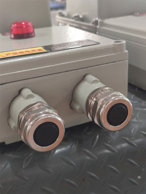 Boîte isolante anti-explosion ATEX IP66 anti-corrosion Aluminium de qualité aérospatiale pour le montage murale Ex D E Pour les gaz marins Environnement pétrochimique