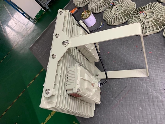 Lumière LED résistante à l'explosion à tension personnalisable