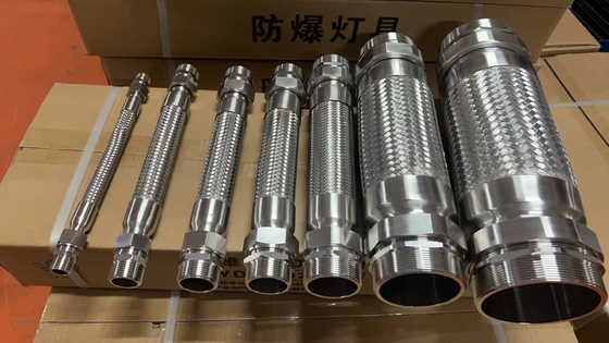 Ex d conduit flexible résistant à l'explosion de l'ATEX/IECEx Ex d conduit flexible résistant à l'explosion de l'acier inoxydable revêtu en PVC de 1⁄2 pouce, IP66 pour les zones 1/2 et 21/22