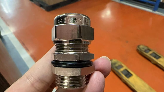 IP68 Cable métrique métallique ISO en laiton argenté pour le câble de 6 à 12 mm de diamètre