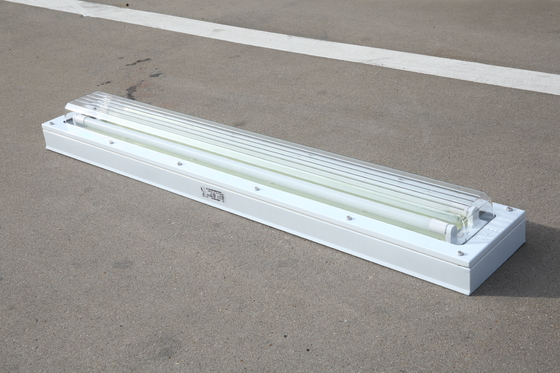 Lumière fluorescente à l'épreuve des explosions en mer Tube LED T8, 2 pieds / 4 pieds (0,6 m / 1,2 m), luminaire ignifuge pour les zones dangereuses