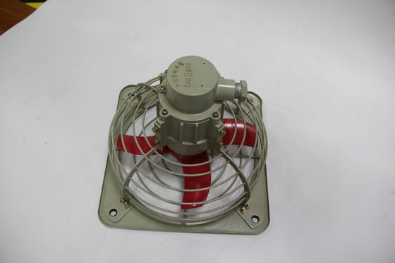 Ventilateur d'échappement ignifuge industriel. Certifié IECEx. Système de ventilation de stockage chimique et de raffinage de pétrole.