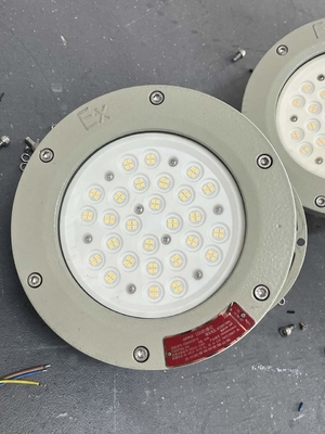 L'éclairage à haute résistance à l'explosion à LED à 100W-240W certifié ATEX IECEx IP66