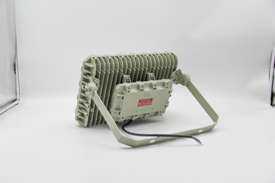 Projecteur LED antidéflagrant certifié ATEX/IECEx – 160 lm/W, IP66, Durable pour les zones pétrolières et gazières