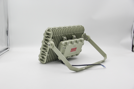 Projecteur LED antidéflagrant certifié ATEX/IECEx – 160 lm/W, IP66, Durable pour les zones pétrolières et gazières