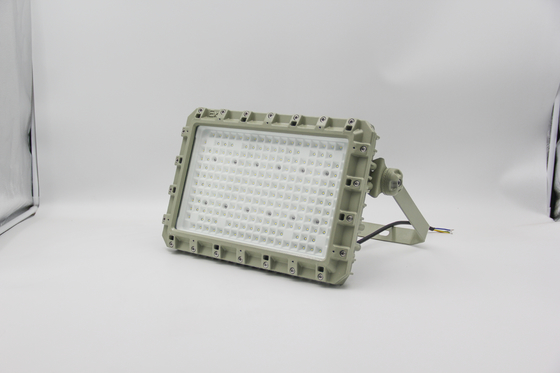 Projecteur LED antidéflagrant certifié ATEX/IECEx – 160 lm/W, IP66, Durable pour les zones pétrolières et gazières