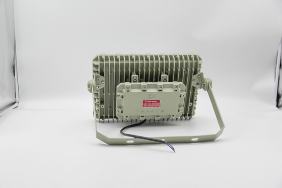 Projecteur LED antidéflagrant IECEx | Lampe antidéflagrante IP66 pour raffineries, tunnels et zones gaz