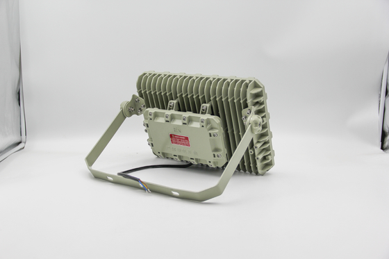 Projecteur LED antidéflagrant certifié ATEX/IECEx – 160 lm/W, IP66, Durable pour les zones pétrolières et gazières