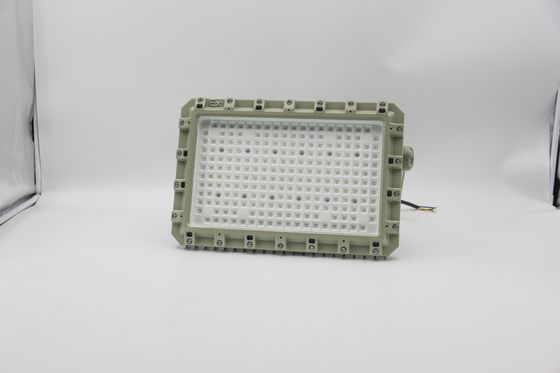 Projecteur LED antidéflagrant certifié ATEX/IECEx – 160 lm/W, IP66, Durable pour les zones pétrolières et gazières