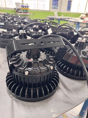 L'éclairage à haute résistance à l'explosion à LED à 100W-240W certifié ATEX IECEx IP66