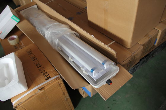 Lampe fluorescente tubulaire antidéflagrante ATEX 1200mm 600mm pour la production d'énergie