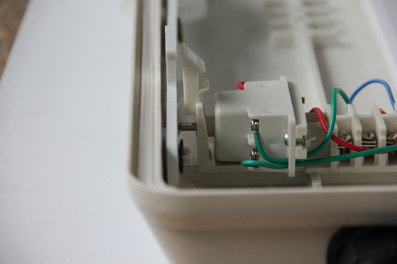 Lampes linéaires à LED étanches à l'eau et à l'explosion pour les plates-formes pétrolières, les usines chimiques et les stations-service   ATAEX/IECEx/CNEX Certifié, économe en énergie, durable, facile à installer