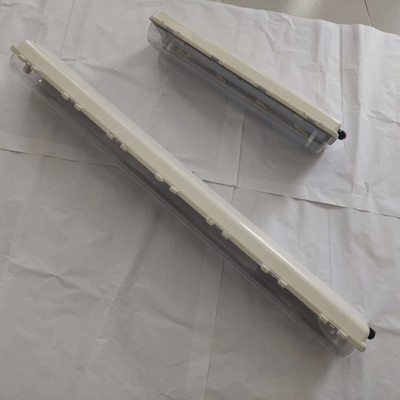 Lumière LED linéaire antidéflagrante ATEX/IECEx/CNEX durable de 0,6 m/1,2 m, qualité industrielle IP66 pour les zones dangereuses, les usines pétrochimiques, minières, maritimes et les installations énergétiques. La conception économe en énergie réduit