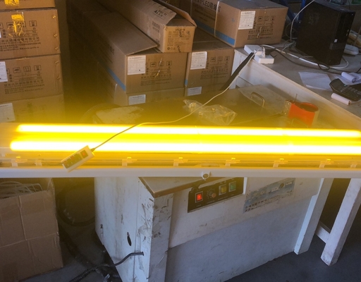 Lumière LED linéaire antidéflagrante ATEX/IECEx/CNEX durable de 0,6 m/1,2 m, qualité industrielle IP66 pour les zones dangereuses, les usines pétrochimiques, minières, maritimes et les installations énergétiques. La conception économe en énergie réduit