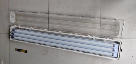 Lumière LED linéaire antidéflagrante ATEX/IECEx/CNEX durable de 0,6 m/1,2 m, qualité industrielle IP66 pour les zones dangereuses, les usines pétrochimiques, minières, maritimes et les installations énergétiques. La conception économe en énergie réduit