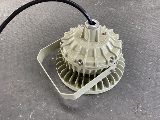 50000 heures de durée de vie ATEX CNEX Certifié Antidéflagrant IP66 LED High Bay Light 100W 150W 200W pour environnements pétroliers, gaziers, chimiques, miniers et marins